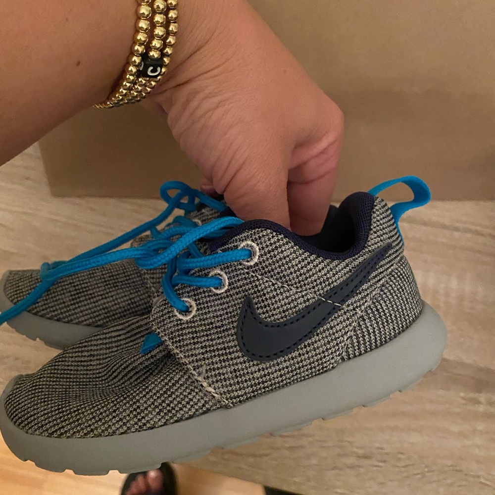 Nike shoes toddler size 8